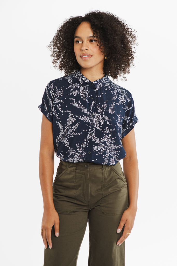 Bea Shirt / Navy Leaf Print