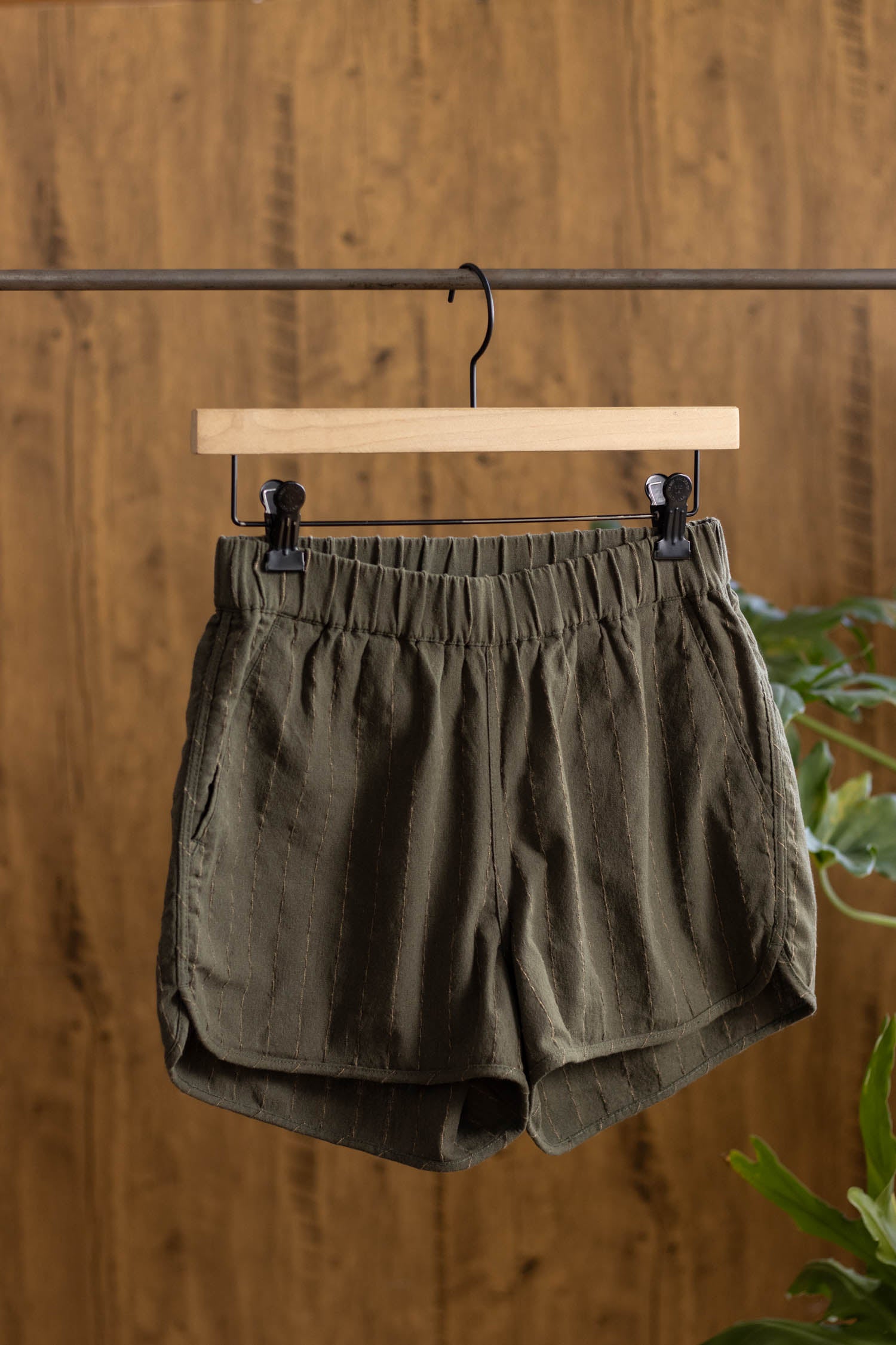 Luca Track Short / Linen Olive Stripe