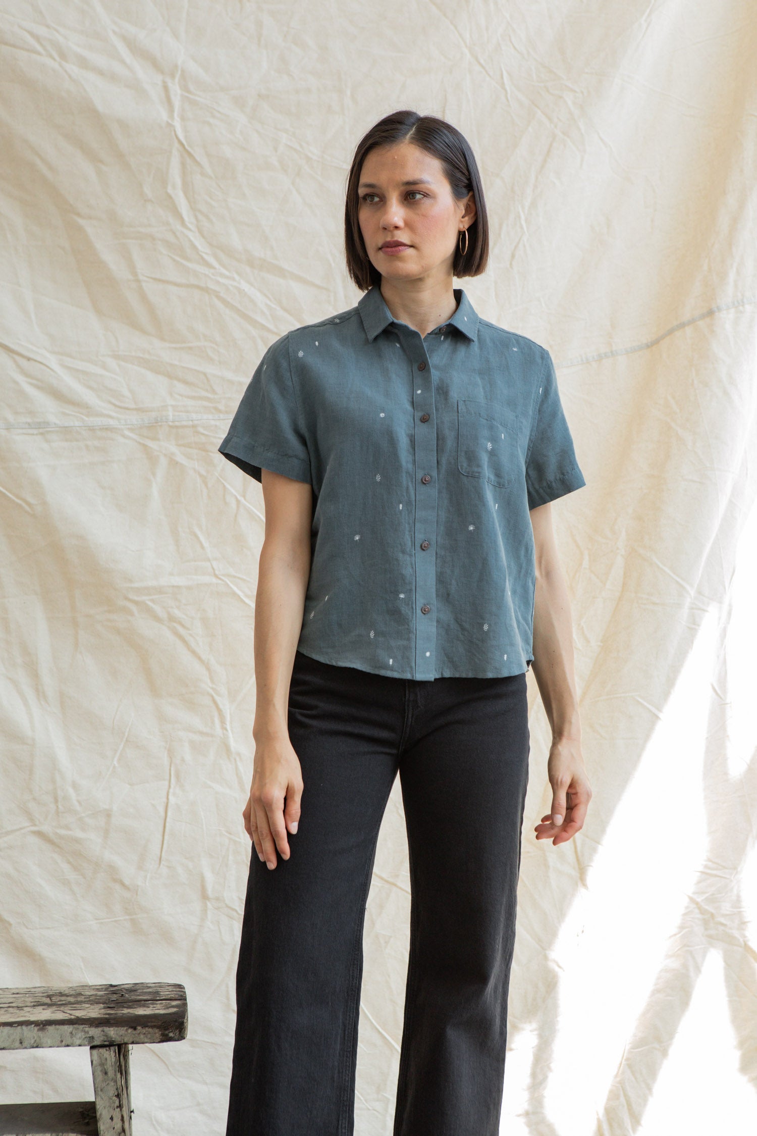 Greer Cropped Shirt / Slate Mini Flora