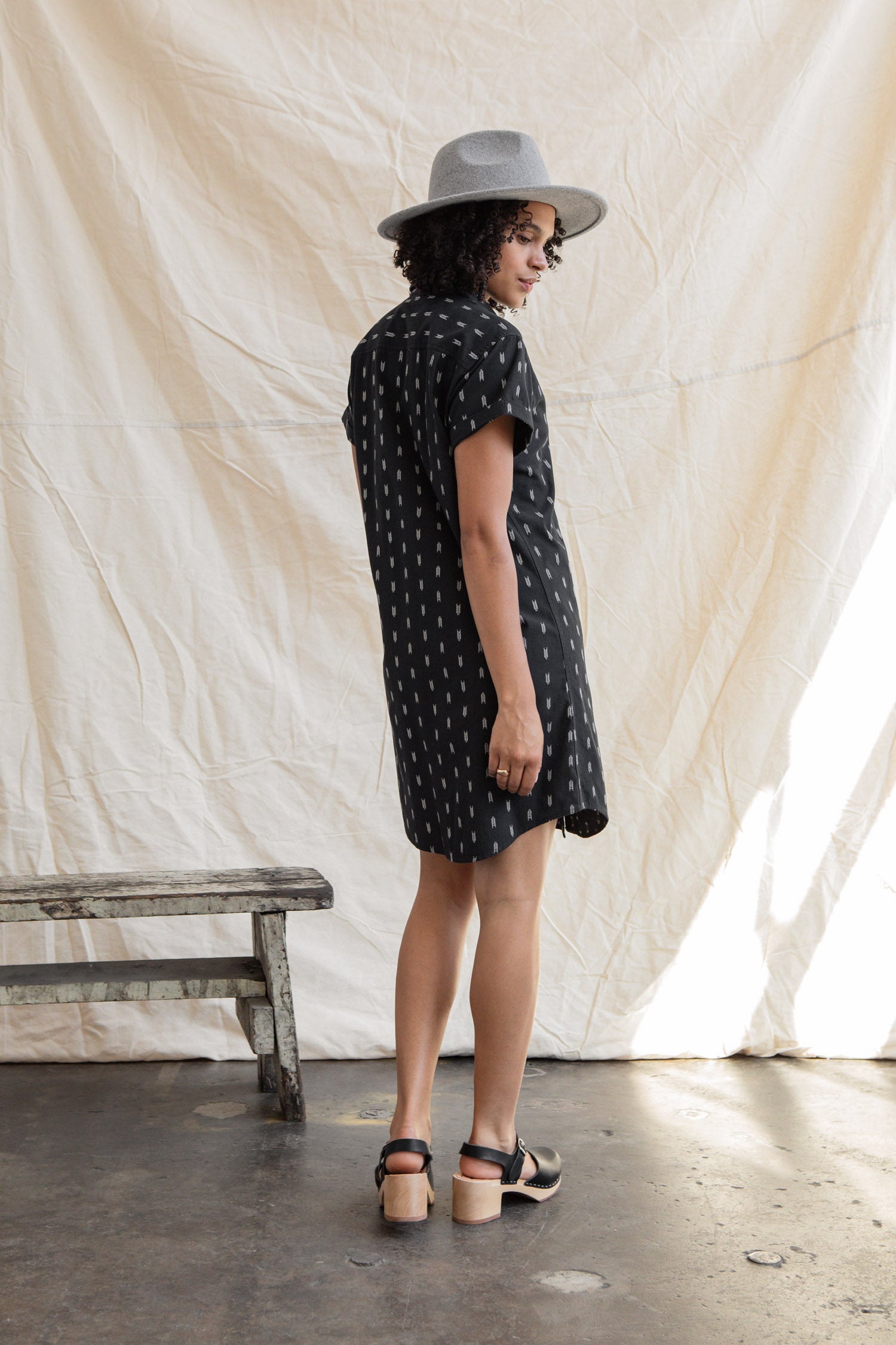 Loren Shirt Dress / Onyx Arrows