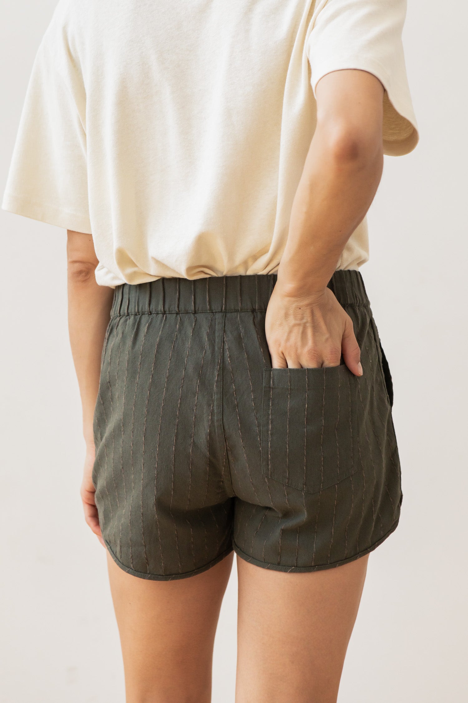 Luca Track Short / Linen Olive Stripe