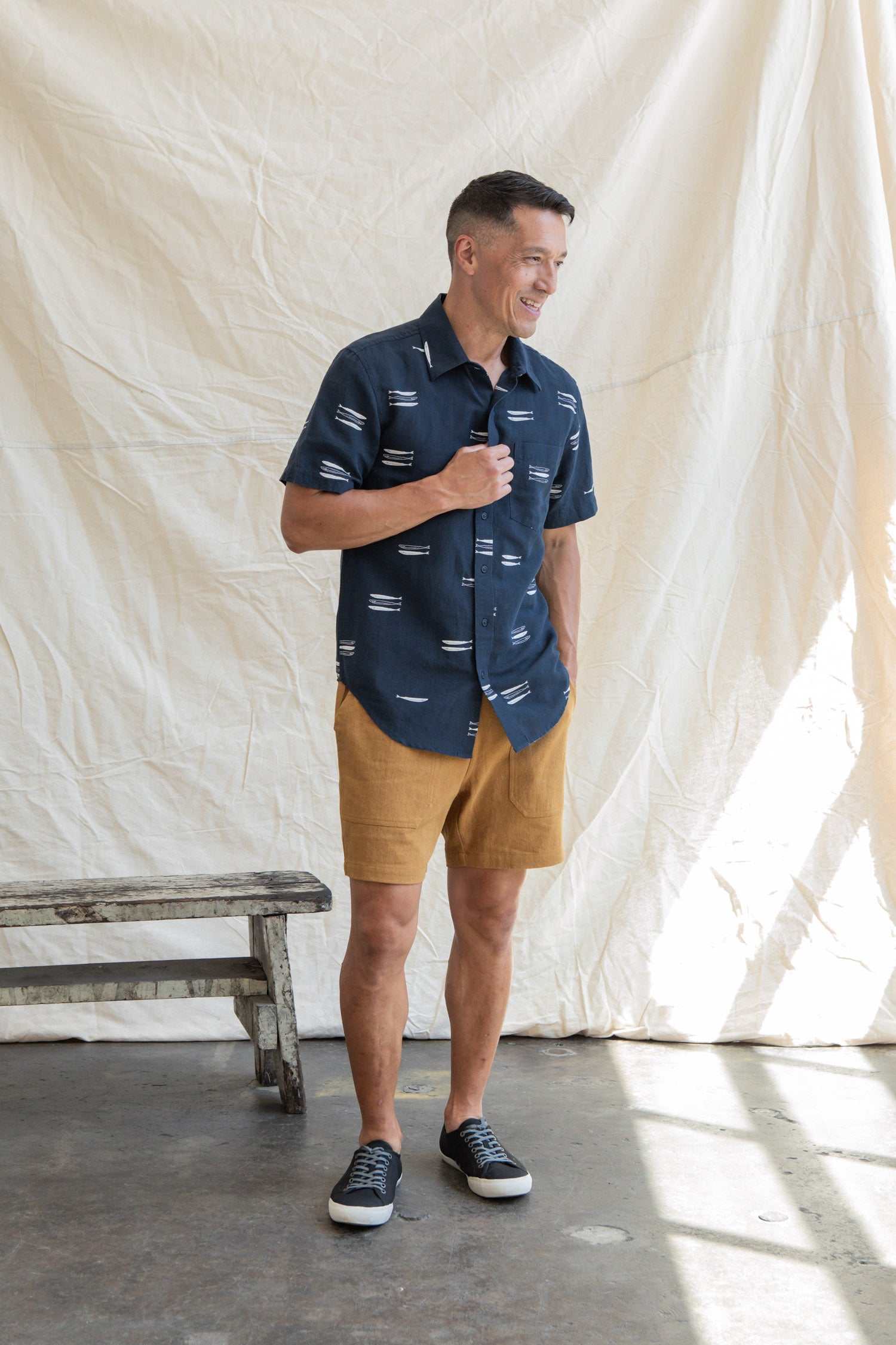 Harbor Slim Shirt / Navy Pacific Herring