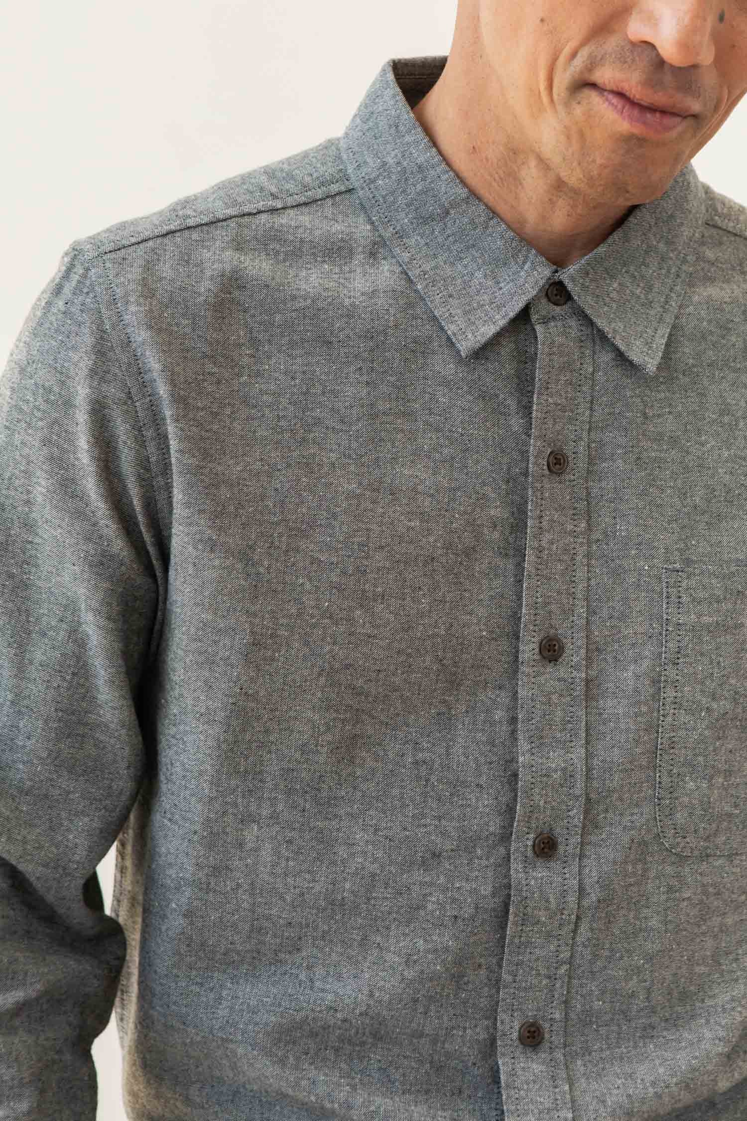 Larson Shirt / Iron Chambray