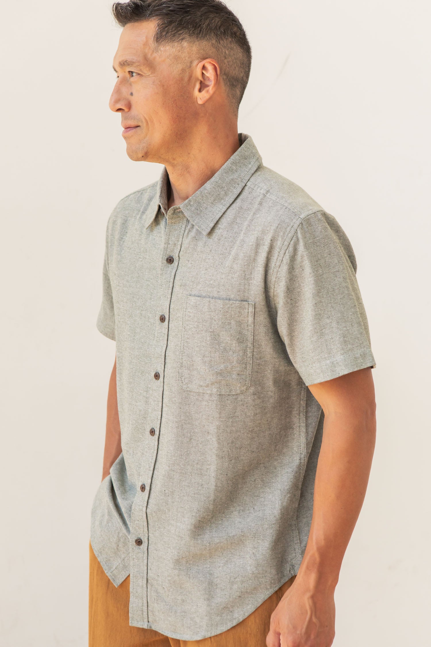 Malcolm Shirt / Sage Chambray